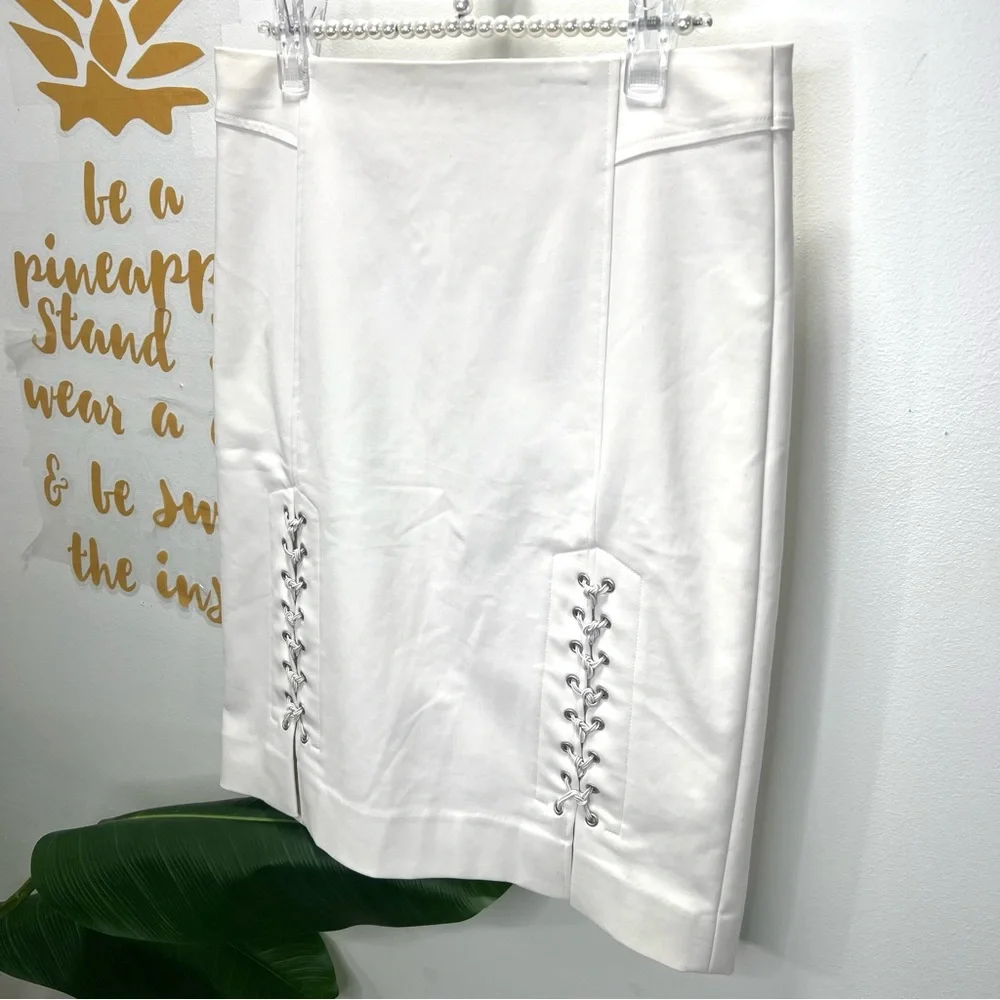 ETCETERA Solid White Pencil Skirt Eyelet Mock Tie Lace Up Detail Size 0 … - Picture 2 of 11